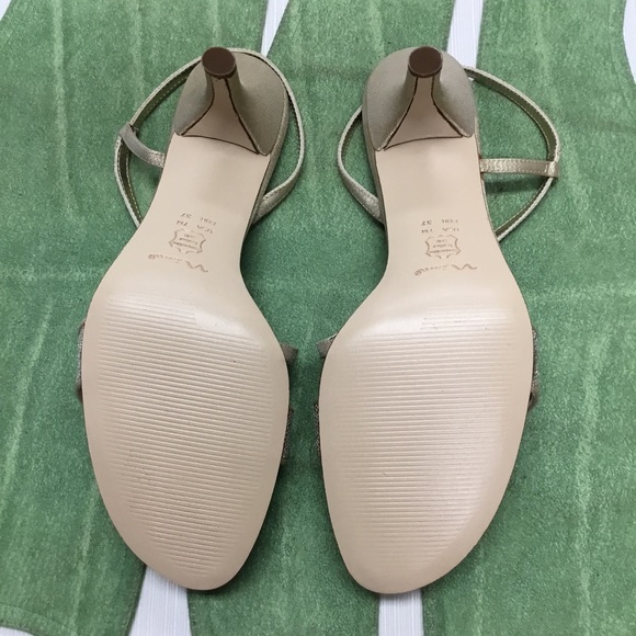 Nina New Gorgeous Gold Heels - Picture 8 of 9